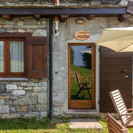 Locazione Turistica Nadia * Livo (Lombardy)