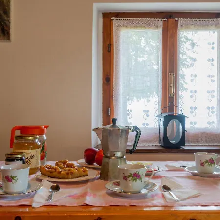Locazione Turistica Nadia * Livo (Lombardy)